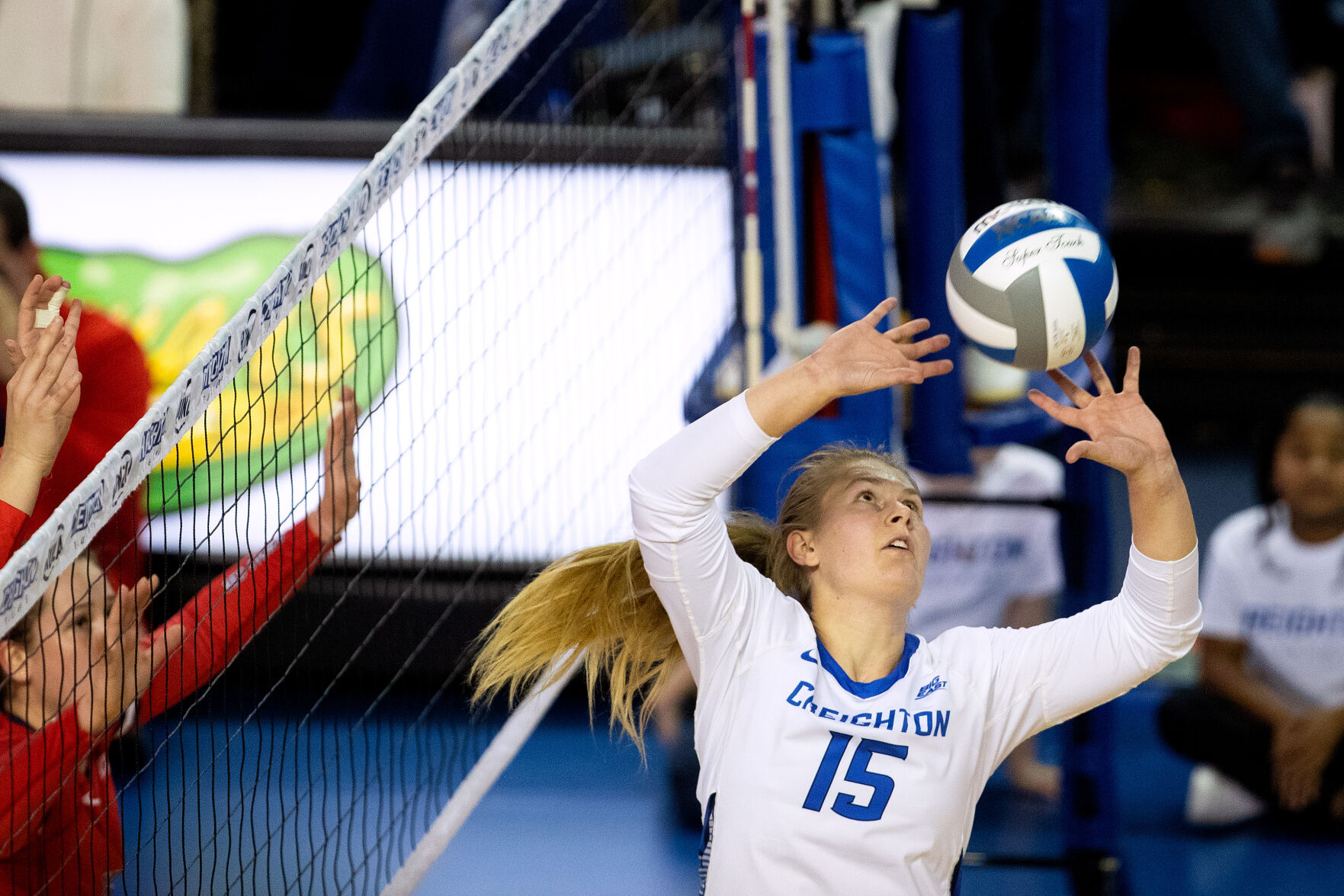 111222-owh-spo-cuvolley-em19.jpg